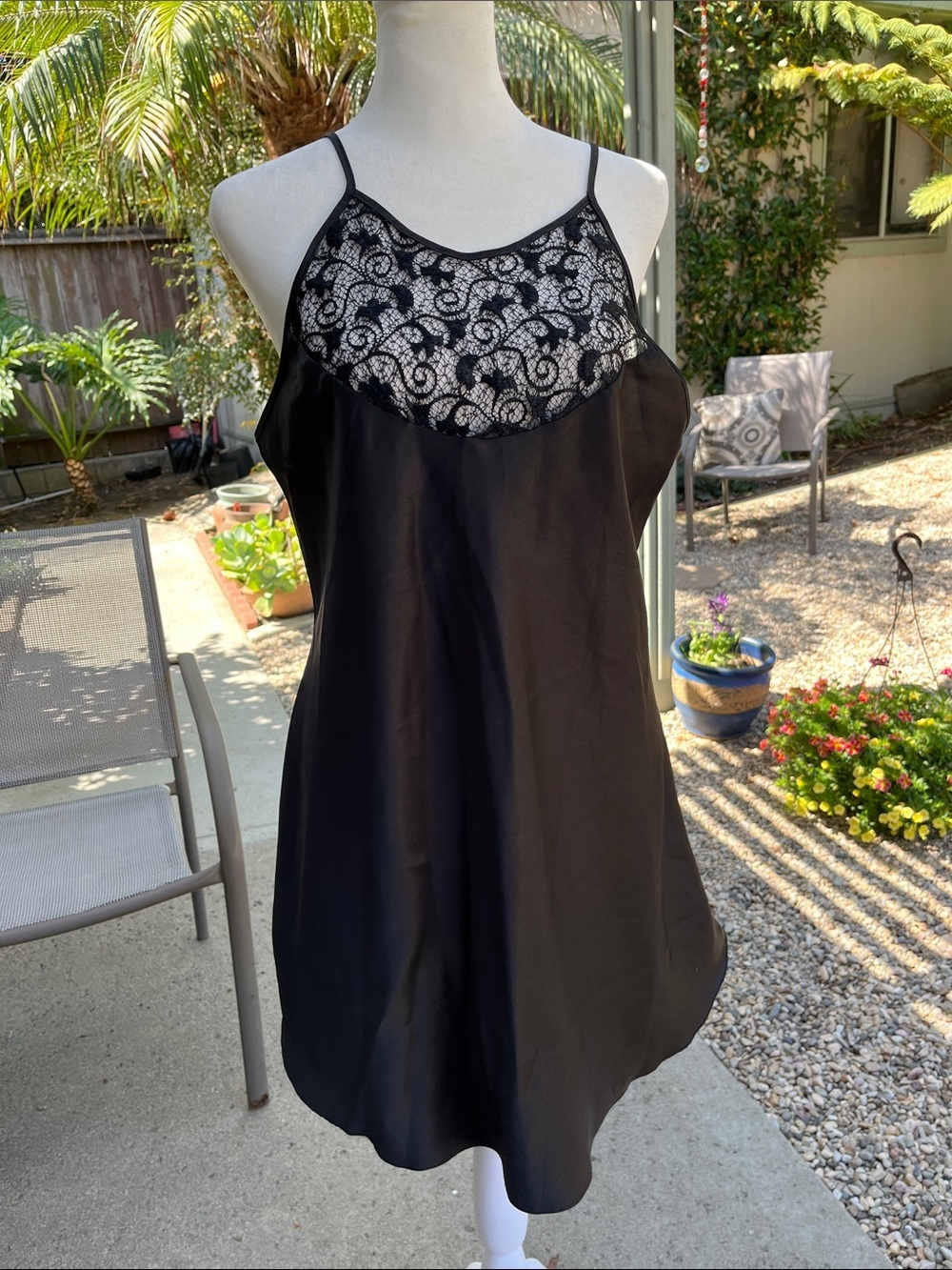 Flowy Lace-Yoke Chemise Soft Lounge & Sleepwear Size M